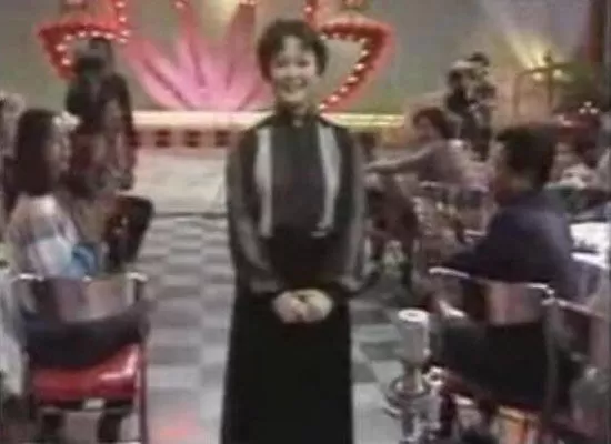 细数春晚30年之“最”：刘晓庆是春晚最早的春晚女主持人