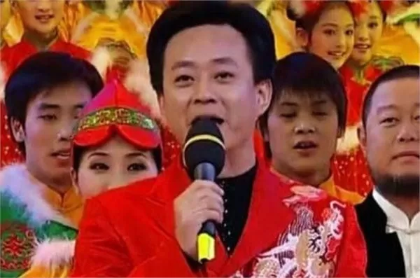 细数春晚30年之“最”：刘晓庆是春晚最早的春晚女主持人