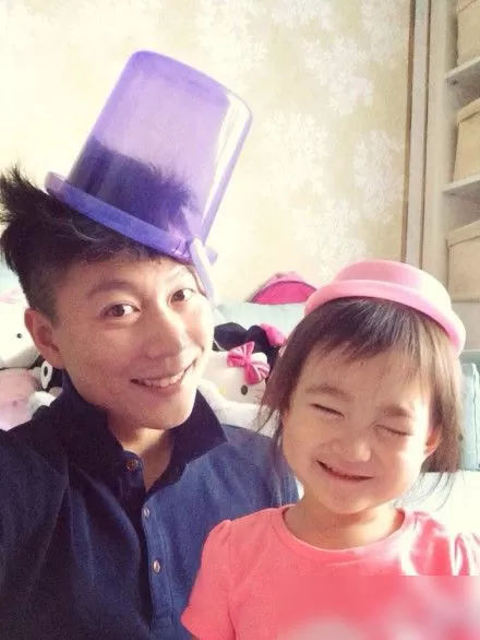 奥莉笑容甜美可爱