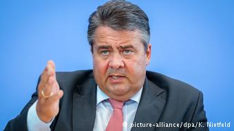 Berlin PK Sigmar Gabriel Bundeswirtschaftsminister