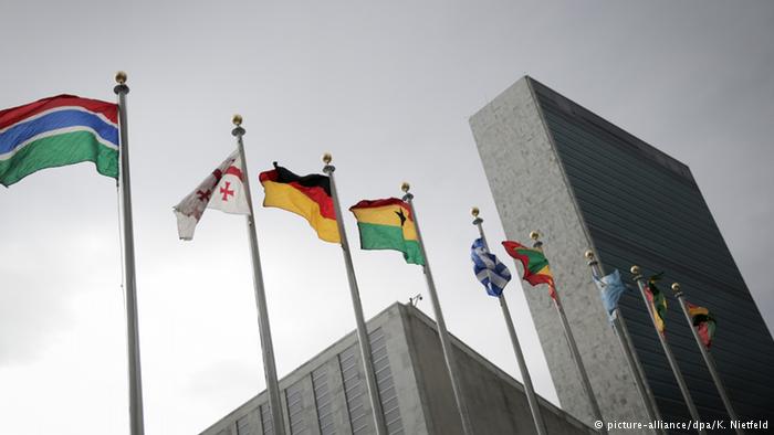 UN-Sicherheitsrat Außenminister Frank-Walter Steinmeier - deutsche Flagge