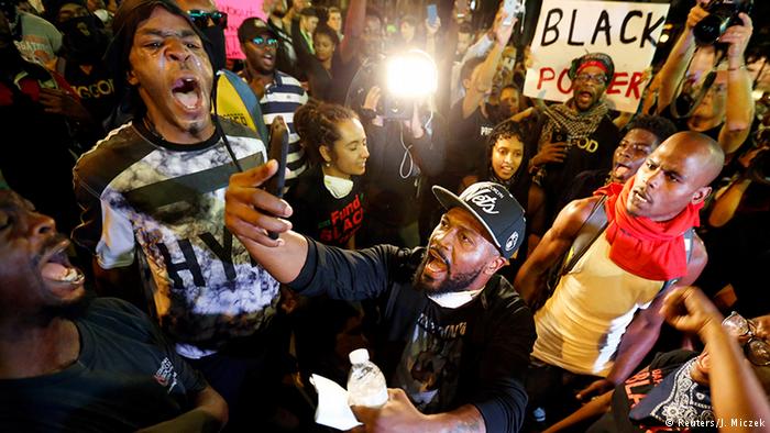 USA Polizei erschießt Afro-Amerikaner in North Carolina - Proteste