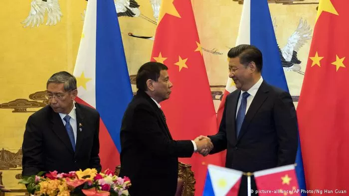 China Peking Staatsbesuch Duterte Philippinen (picture-alliance/AP Photo/Ng Han Guan)