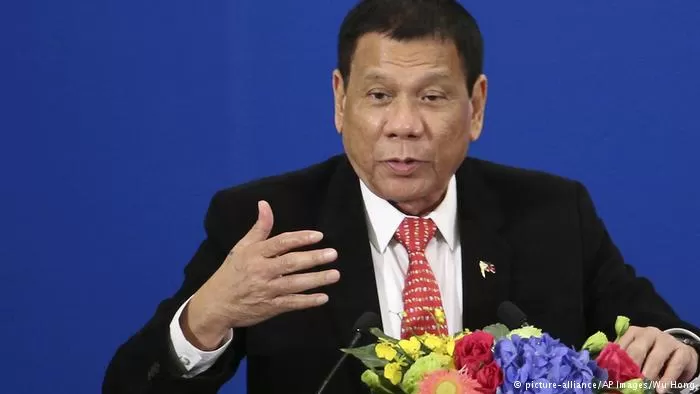 China Peking Staatsbesuch Rodrigo Duterte Philippinen (picture-alliance/AP Images/Wu Hong)