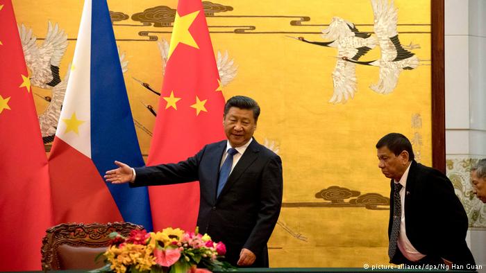 China Peking Staatsbesuch Philippine President Rodrigo Duterte visits China (picture-alliance/dpa/Ng Han Guan)