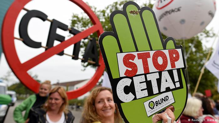 Deutschland Protest gegen CETA (Reuters/F. Bimmer)