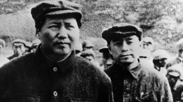 长征时期的毛泽东（左）与周恩来（右）（1935年）