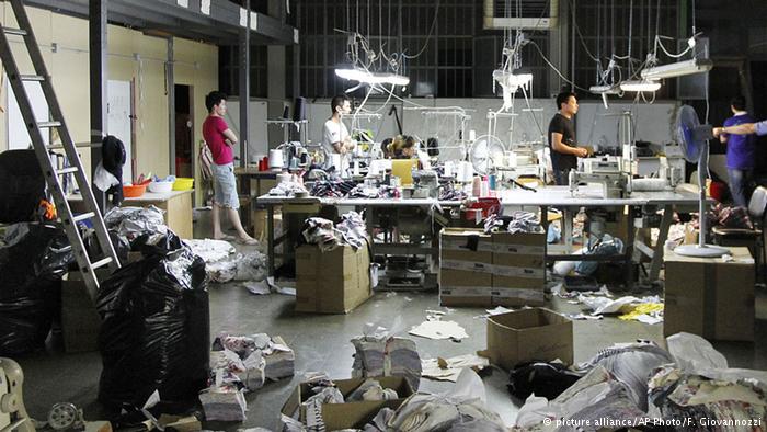 Italien Fabrikbrand in Prato (picture alliance/AP Photo/F. Giovannozzi)