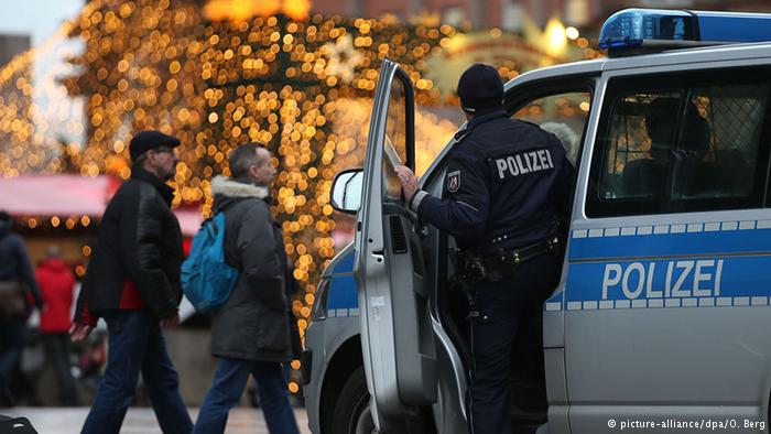 Weihnachten Sicherheitsmaßnahmen (picture-alliance/dpa/O. Berg)