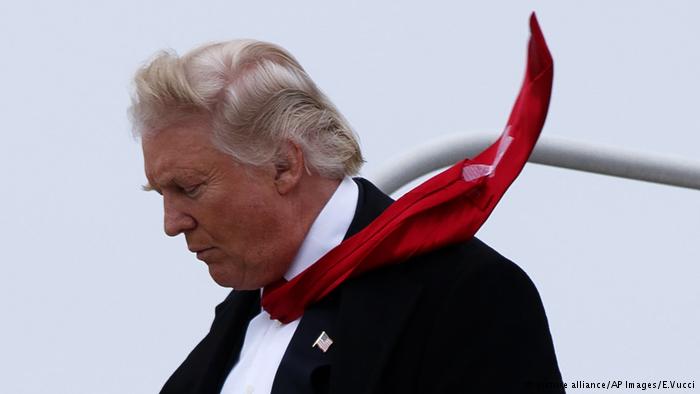 Donald Trump Flughafen Indianapolis (picture alliance/AP Images/E.Vucci)