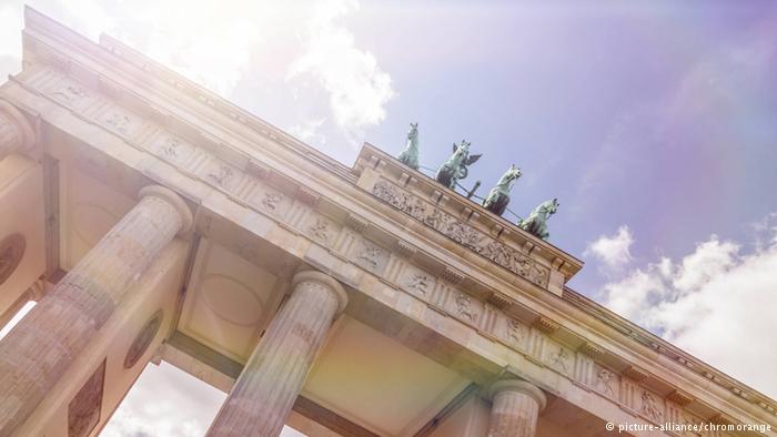 Brandenburger Tor (picture-alliance/chromorange)