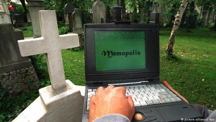 Virtueller Friedhof im Internet neu (picture-alliance/ dpa)