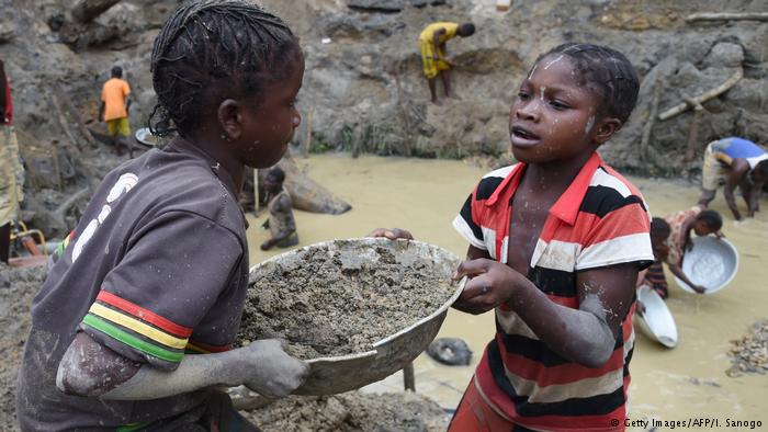 Kinderarbeit in Goldminen (Getty Images/AFP/I. Sanogo)