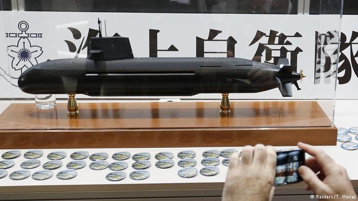 Ausstellung für maritime Sicherheitstechnologien MAST Asia 2015 in Japan (Reuters/T. Hanai)