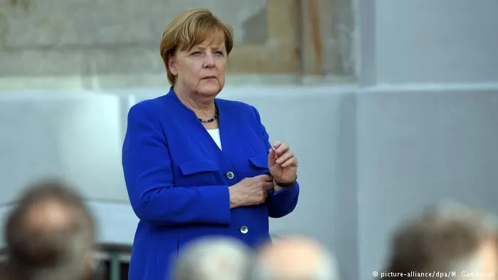 Deutschland Bundeskanzlerin Merkel empfängt das Diplomatische Corps (picture-alliance/dpa/M. Gambarini)