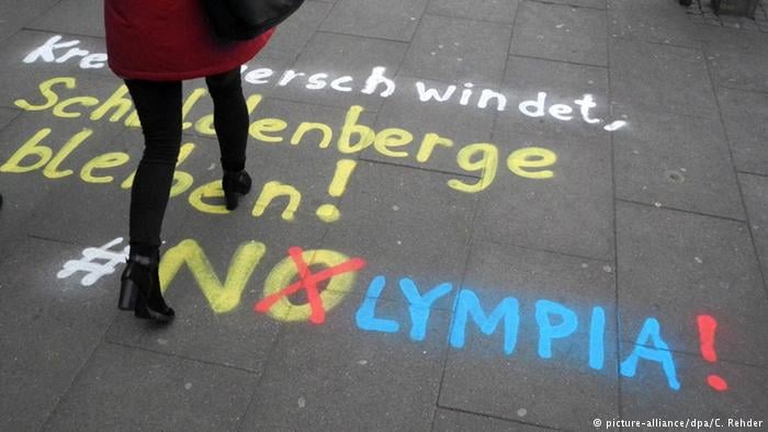 Schriftzug von NOlympia von Olympia-Gegnern in Hamburg (picture-alliance/dpa/C. Rehder)