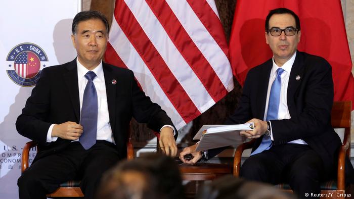 USA Washington - Steve Mnuchin und Wang Yang (Reuters/Y. Gripas)