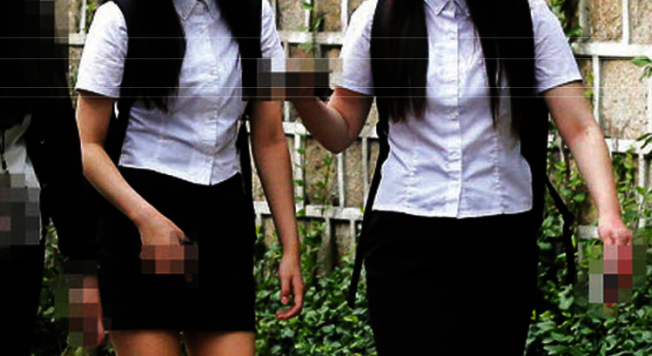 近年来，韩国女高中制服有越来越紧身的趋势，甚至有高中的女制服上衣版型小到只有8岁童装的尺寸。图／撷自朝鲜日报