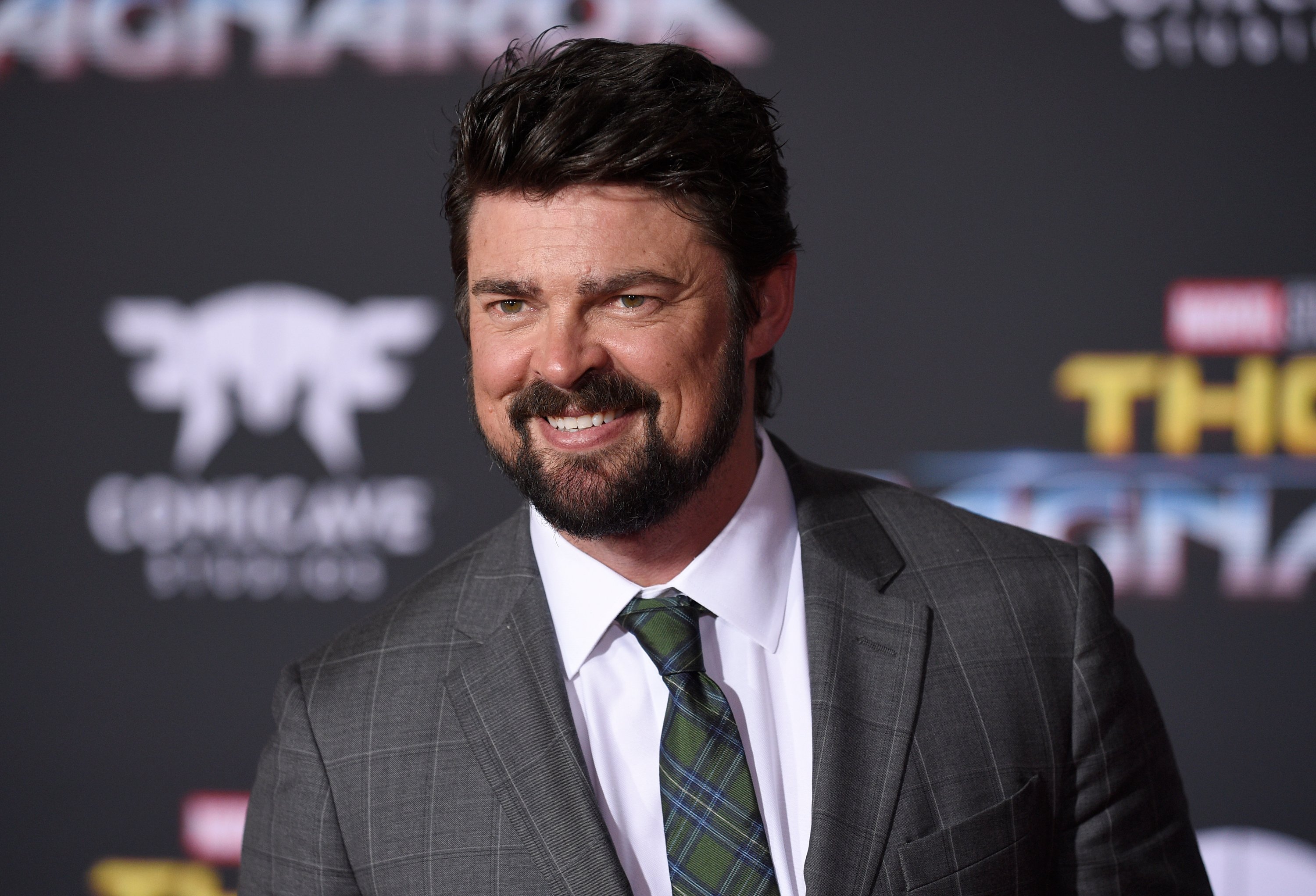 新西兰男星厄本（Karl Urban）10日出席好莱坞新片“雷神索尔3”（Thor: Ragnarok）首映会。 (美联社)