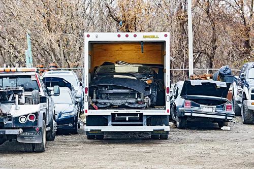 “零件商涉“专业偷车” 32车遭解体疑售海外”的图片搜索结果