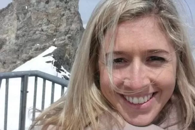 27岁的布彻尔（Holly Butcher）本月4日因癌症而离世，她所留下的遗言感动了上万网友。图／翻摄自脸书