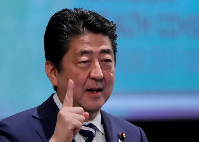 日韩慰安妇协议争议使日韩关系再度降温，日本媒体报导，日本首相安倍晋三已决定不出席2月9日韩国举办的平昌冬季奥运开幕式。（路透）