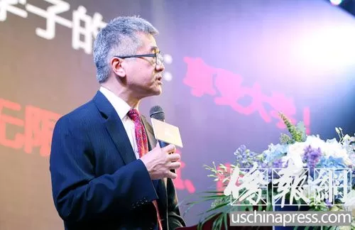 骆家辉鼓励学生接受广泛教育，而不是轻率地决定专业，把自己局限于学习专业相关的课程。&nbsp; 本报特约记者卞正锋摄