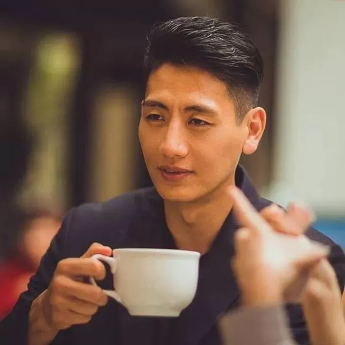 帅哥暴揍2名白人大汉 万人点赞 只因他说出了华人心底的这句话......
