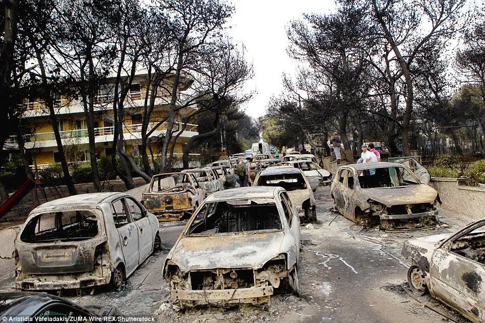 74人被活活烧死！希腊度假胜地发生惨烈火灾，现场宛若庞贝...