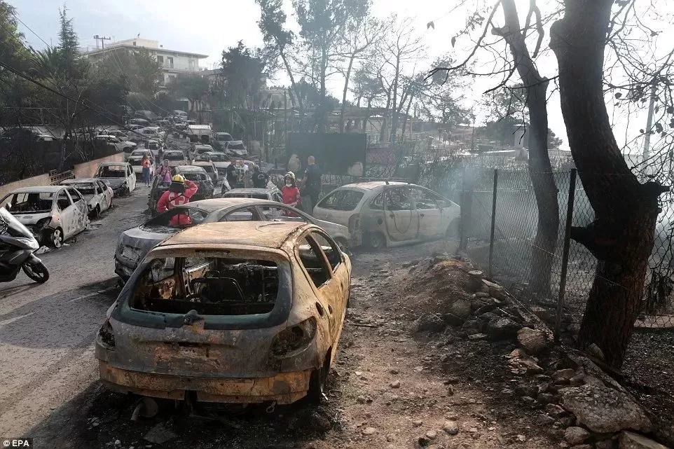 74人被活活烧死！希腊度假胜地发生惨烈火灾，现场宛若庞贝...