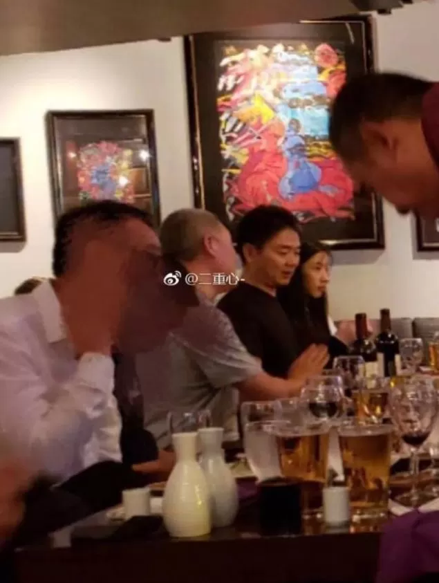 最新！刘强东案微信记录首曝光: 女生保留床单当证据 称曾想过自杀