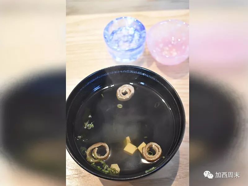 温哥华真正的日料高手是这样：店小的让你找不到 不订位绝不招待