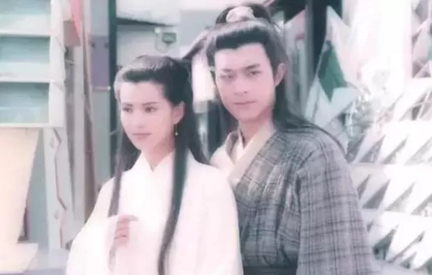 噩耗！金庸去世 享年94岁 从此江湖再无大侠 一个时代黯然逝去！