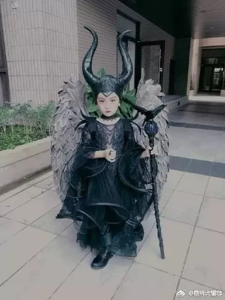 笑疯！多图实拍 温哥华已被这些妖魔玩坏了 路上惊见美女唐僧…！
