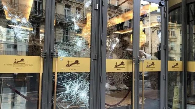 法国沦陷! 欧洲多国暴乱! 巴黎成炼狱 Dior LV店被打砸抢烧 数百人伤亡!