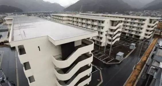温哥华房价太高 华人夫妇选择在这定居 竟免费送独立屋! 不限国籍都能申请