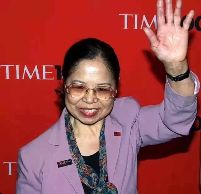 中国卖菜大妈，因为一件事惊动BBC、登上《时代》周刊，排名超过奥巴马、乔布斯！