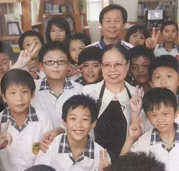 中国卖菜大妈，因为一件事惊动BBC、登上《时代》周刊，排名超过奥巴马、乔布斯！