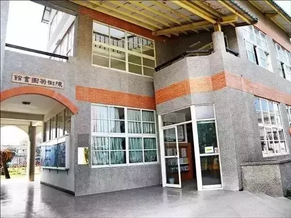 中国卖菜大妈，因为一件事惊动BBC、登上《时代》周刊，排名超过奥巴马、乔布斯！