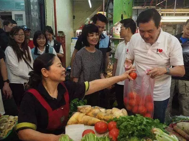 中国卖菜大妈，因为一件事惊动BBC、登上《时代》周刊，排名超过奥巴马、乔布斯！