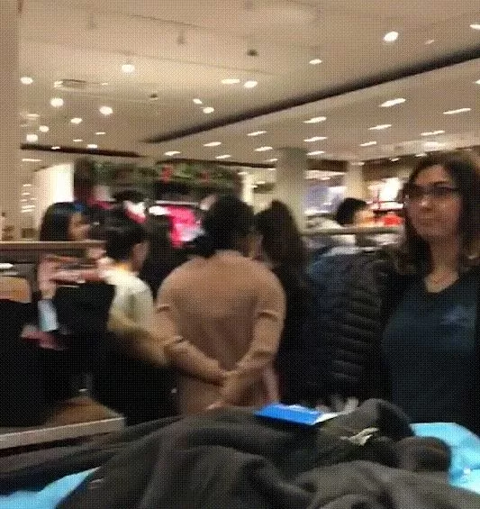 惊！华人珠宝店遭抢劫！群众见义勇为遭歹徒暴打 现场尖叫一片