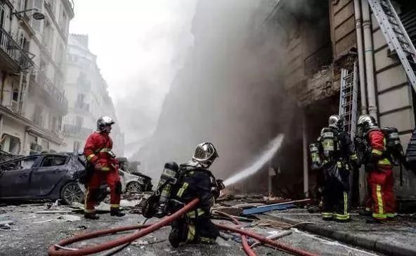 又是巴黎！市中心发生大爆炸整个街区被破坏 50人死伤 黄背心画风全变了