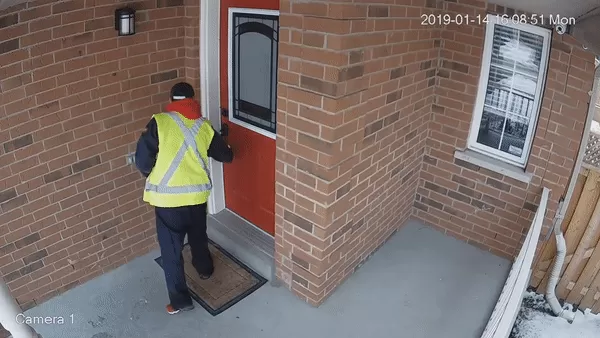 气炸! Canada Post快递员竟在独立屋门口干这事! 你一定也遇到过