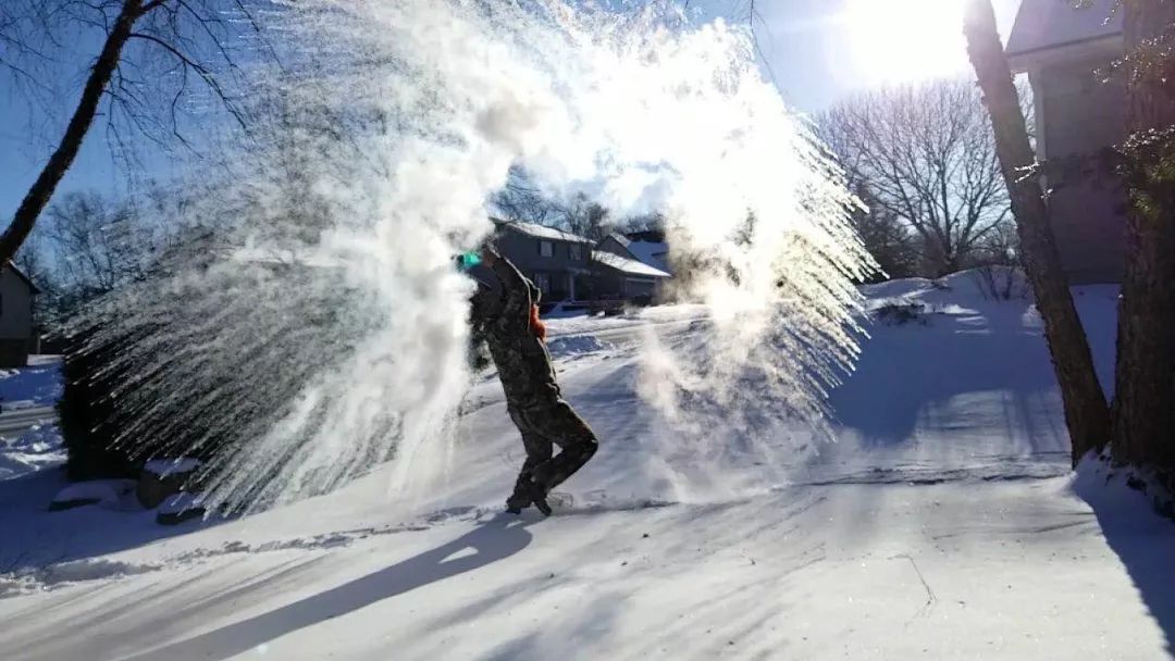 冷! 温哥华大年三十要下雪 最低-9℃! 全城都冻瘫痪了 加拿大人竟这么欢乐