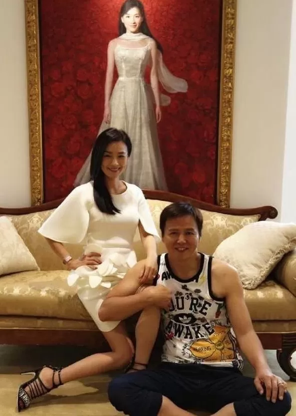 张庭夫妇做微商纳税21亿! 豪宅曝光 大的像迷宫还有空中花园 奢华至极!