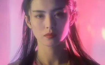 嫩出水! 王祖贤52岁生日美如少女 穿爆款蒙口羽绒服 感叹不后悔进演艺圈