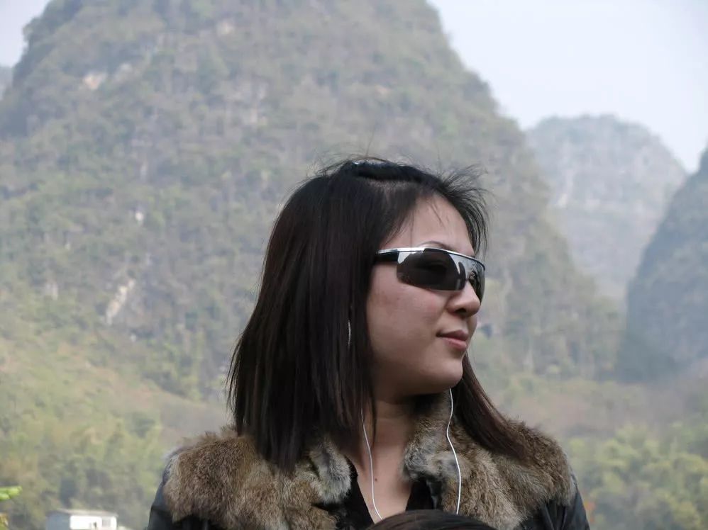 励志! 华人女子被老公劈腿抛弃 转脸嫁给小9岁混血帅哥 被赠千平别墅!