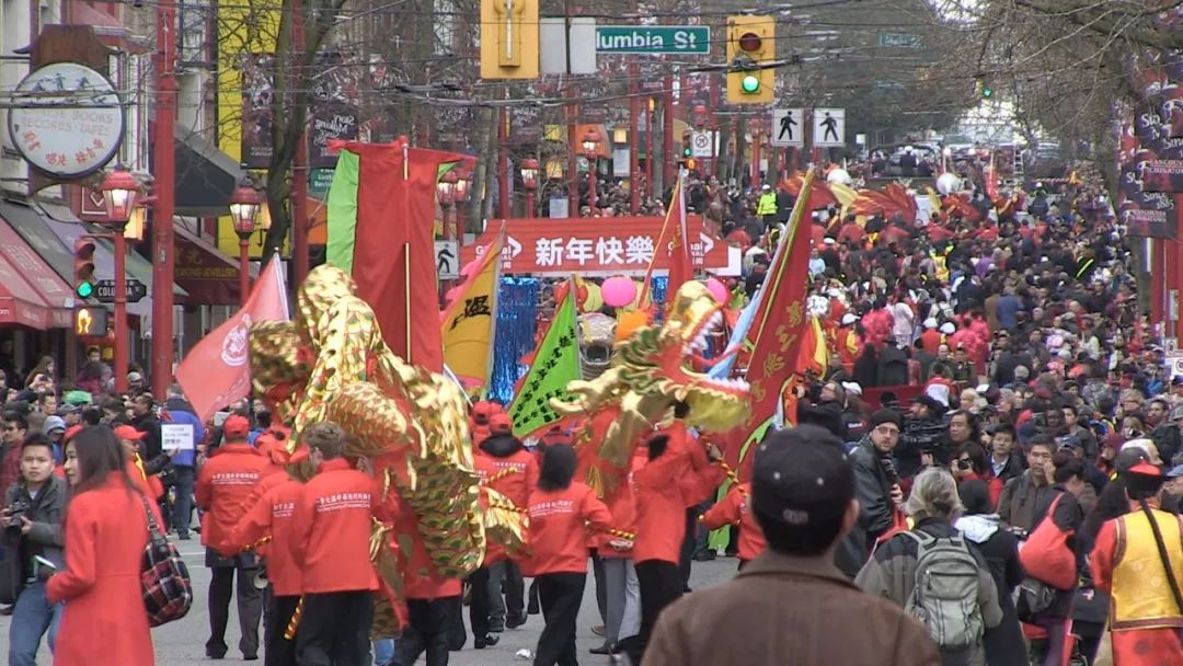 为了过春节 全加拿都疯了! Costco挤爆 大统华抢空 市长现场发红包!