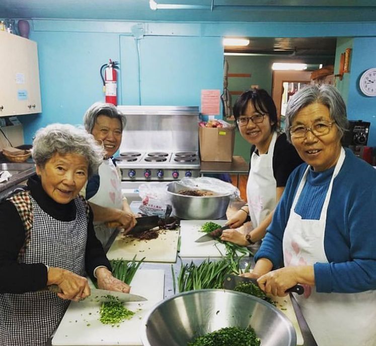 为了过春节 全加拿都疯了! Costco挤爆 大统华抢空 市长现场发红包!