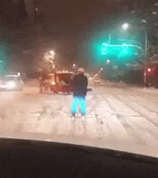 史上最强雪暴席卷大温! 全城都瘫痪了 温村村民们却玩疯了 今晚还要下25cm!